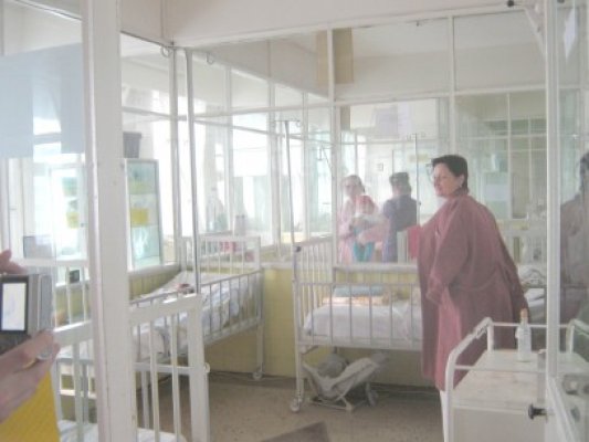Gravidă înzăpezită între Corbu şi Vadu, salvată de ambulanţieri